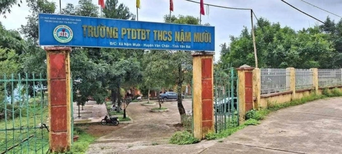 Trụ cổng trường đổ, đè hai anh em ruột tử vong